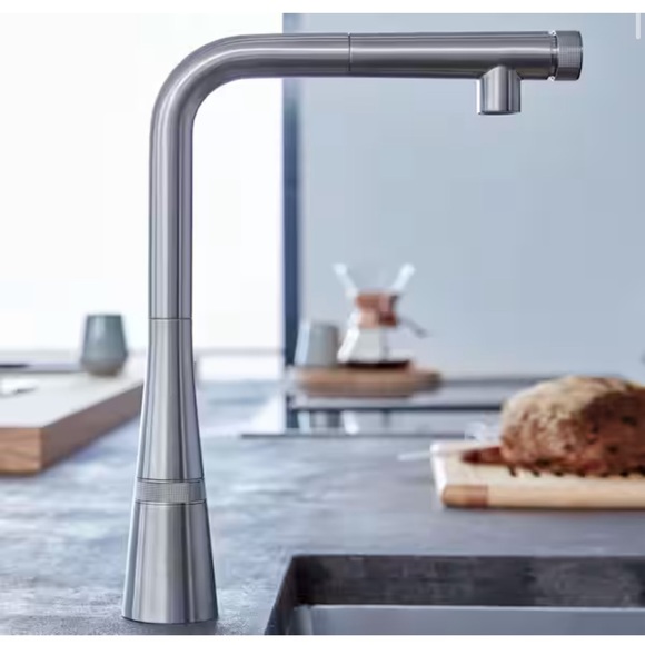 GROHE Zedra SmartControl Pull-Out Kitchen Faucet - Picture 5 of 13
